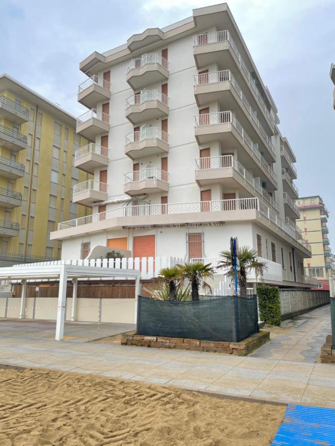 Condominio Union -Walterigato Apartments- Solo Per Famiglie- Lido di Jesolo Exterior photo